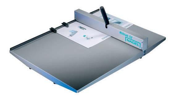 The Rillnak 52 is especially suitable for creasing digital prints of the 52 cm professional format, while the Rillnak 35 is perfect for digital prints up to A3 oversize format.