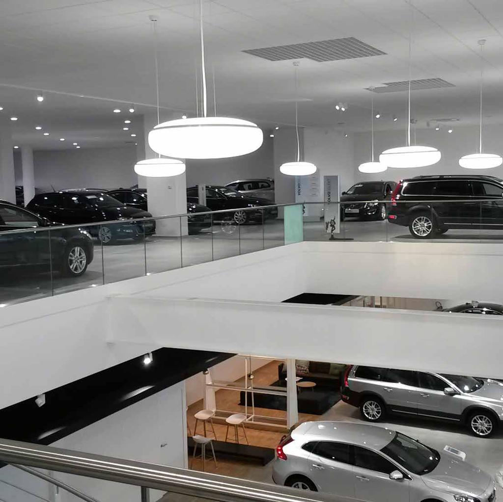 When entering the car showroom you get a feeling of a fresh and stylish area with daylight that enters through the big glass windows.