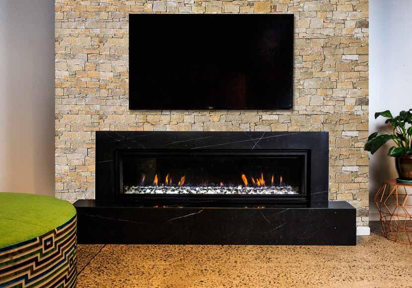 MEZZO 1600 shown with iced fog glass and linear heath and mantel.