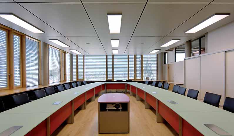 Senate meeting room (Frankfurt / Main) Modular and grid ceilings Modular ceilings differ from grid ceilings in that no visible rail or band grid is required for installing the panels.