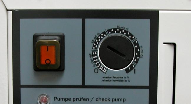 6.3 Operation panel On-/Off-switch Hygrostat (Pkt. 6.4) neon: Check pump (Pt. 6.5) Operation time counter Ventilation slot for room air flow for hygrostat (do not cover!