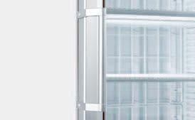 The triple-pane glass door prevents external condensation.