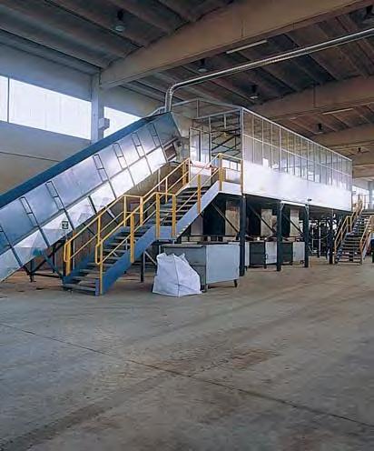 This high-capacity baler can also be fed directly with pre-selected material that does not go through the sorting room.