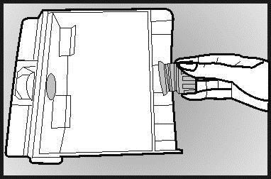 To do this, slide the locking latch from left to right as illustrated in the figure.