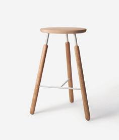 Solid white oiled oak Solid smoked oiled oak Solid black stained oak (RAL 9005) Stool Powdercoated steel and sandblasted solid