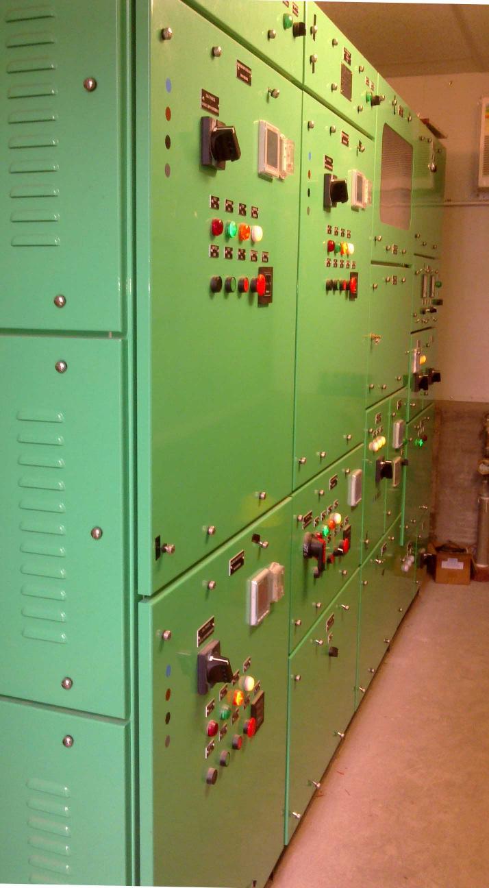 Signaling system for pump station