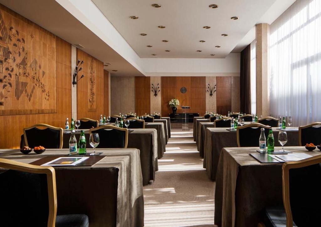 Ideal for small conferences, private luncheons and dinner, this wood-paneled, lobby level room offers direct street access.