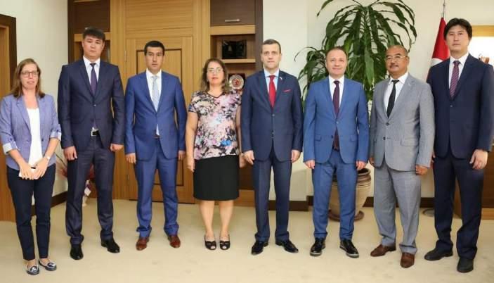 Berik Ahmetov and representatives from Ahmet Yesevi University. The members of the delegation congratulated Prof.