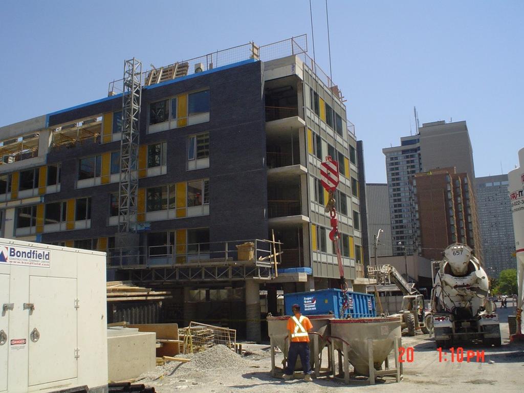 HYBRID HVAC SYSTEMS FOR IMPROVED BUILDING ENVIRONMENT BASIS OF STUDY 1,375 - Project type: Four-story poured commercial construction - Location: Sacramento, California - Outside design temperatures: