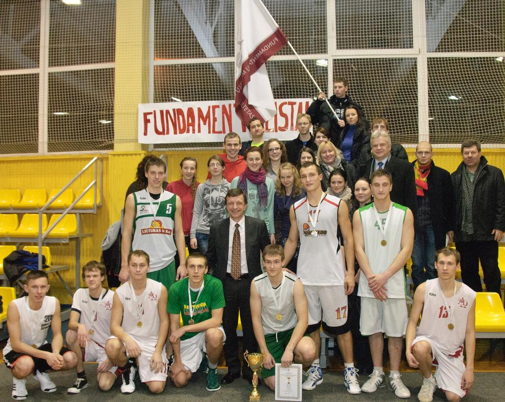 Fakulteto studentai 2011 m. aktyviai dalyvavo sportinėje veikloje.