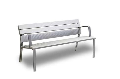 Pedestrian Benches Criteria Style should be clean and simple, and add to the park-like atmosphere of its surroundings.