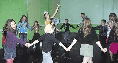Fotod: Lasnamäe noortekeskuse erakogu Pisut enam kui kümme aastat tagasi alustasid Tallinnas kaks esimest noortekeskust.