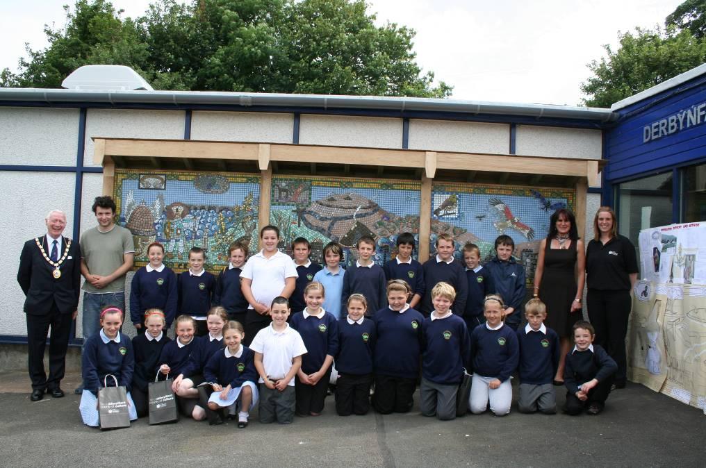 Case Study 3 School children from Caer Drewyn Primary School created this fantastic mosaic with local artist Trisha Jones.