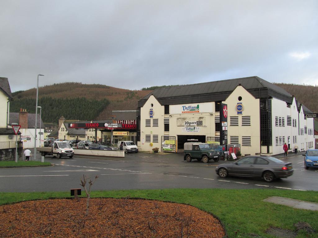 Tuffins / Co-op Supermarket, Knighton, Powys, LD7