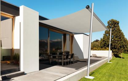 With its minimalist design and free-floating sail membrane, the Twister-Sail adds a visual highlight to every façade. The system enables a total screen area of an impressive 34.