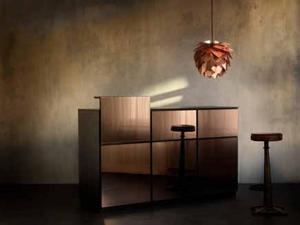 COMFORT DESK FUNCTION The Comfort Desk is a reception desk featuring wood and mirrored panels from Welonda s Choice of Colours that can be fully individualised to suit any taste and adapted to the