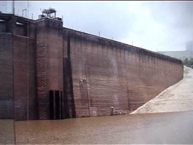Slide 17 Project data Masonry dam, 67 m high, owned by Tamil Nadu Electricity Board. It forms the upper reservoir of a pumped storage scheme Impounded in 1984.