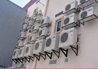 THE HIGH EFFICIENCY HYDRONIC SYSTEMS ARE EXTREMELY VERSATILE, RELIABLE AND WIDESPREAD Despite their apparently low costs, split, multi-split and VRF direct expansion systems have a