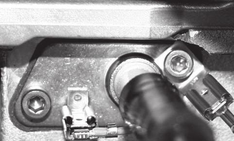 Refit the burner ensuring the sealing gasket is correctly positioned and free from damage (tighten the 4 fixing screws in the sequence shown below). 3.