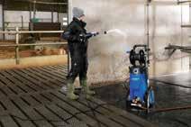 MC 4M - Medium mobile cold water Mid range cold water high pressure washer with external FoamSprayer detergent system Powered by a 1450 rpm high-quality motor pump Brass pump head and three ceramic