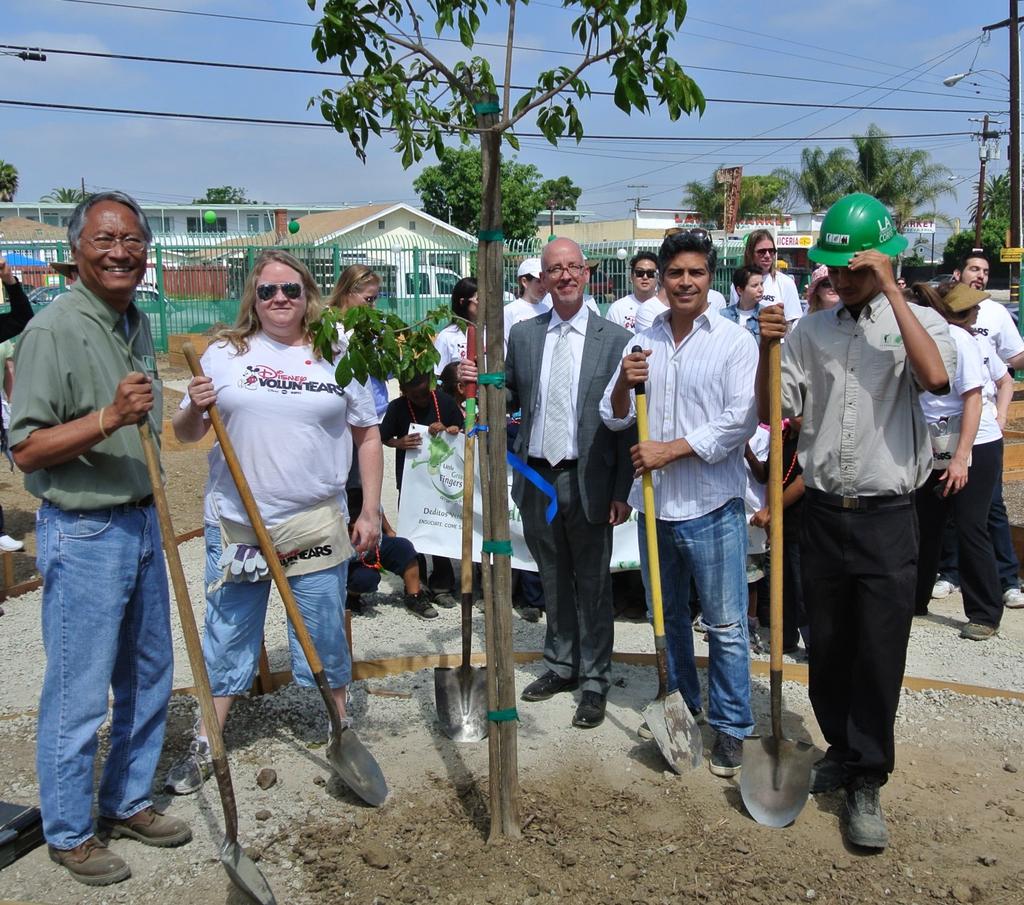 Volunteer Workday: Caption: Treeplanting dedication with Disney VoluntEARS, First 5 LA Chief Operating Officer John