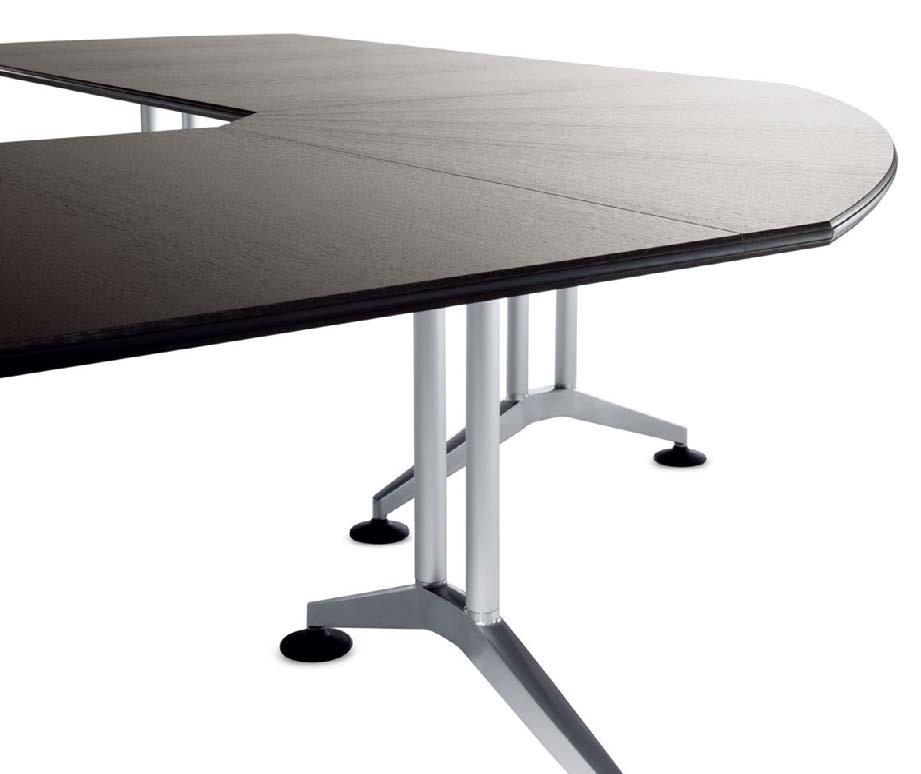 Logon 620 range, design: Andreas Störiko Logon tables are an excellent option when an open and dynamic approach paired with top quality and hard-wearing elegance are the order of the day.