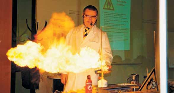 Experimental lectures Safety - hot off the press: Experimental lectures by asecos Thousands of people die in Europe every year through fires and explosions; hundreds of thousands are injured, some