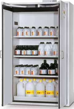 The flexible interior equipment provides customised storage solutions for individual needs.