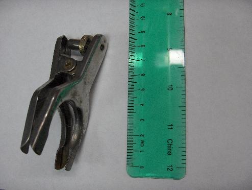 2 ) One pinch clamp (Fig.