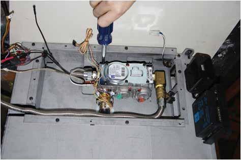 installation 19 CONVERSION FROM NG TO LP LRI6E/HRI6E using SIT 885 NOVA Gas Valve THIS CONVERSION MUST BE DONE BY A QUALIFIED GAS FITTER IF IN DOUBT DO NOT DO THIS CONVERSION!