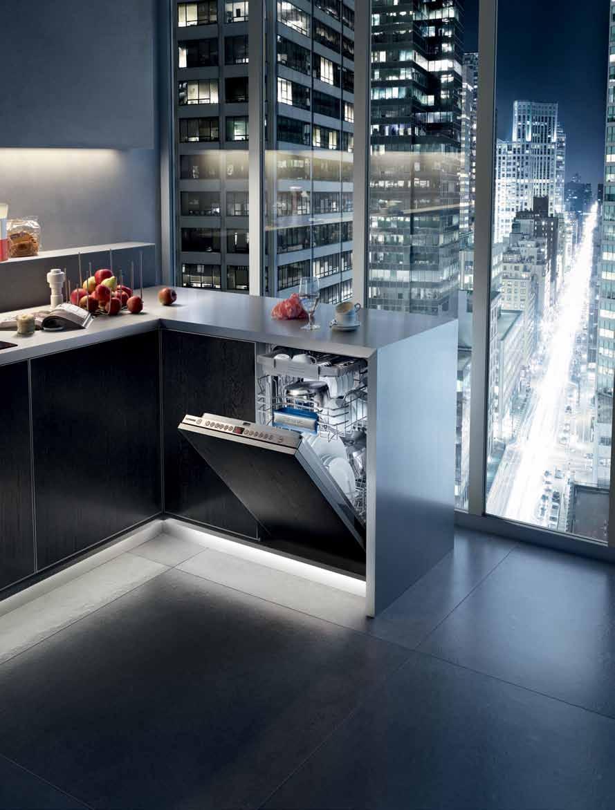 Built-in Dishwashers SN56V594EU Stainless steel, integrated Energy Efficiency Class: A+++ Made in Germany Capacity: 12+1 place settings Zeolite Drying speedmatic hydraulic system aquasensor,