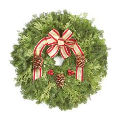 Premier Wreath Voyageur Our 25" Voyageur Wreath is made from a balsam fir and white cedar base.