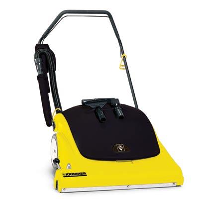 Vacuums Large scale vacuum power Kärcher s CV 71/2 wide area vacuum is a dual-motor, low-profile design that incorporates on-board tools for fast, efficient cleaning of large carpeted areas such as