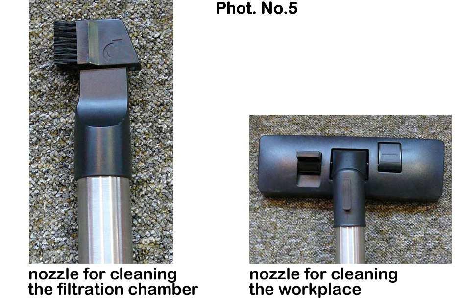 The dust accumulated in the lower part of the filtration chamber ought to be removed periodically by means of a vacuum cleaner (attached to the device).
