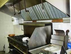COMMERCIAL KITCHEN FIRE SAFETY COMMERCIAL KITCHEN FIRE SAFETY Commercial grade kitchens are a common feature found in senior living communities.