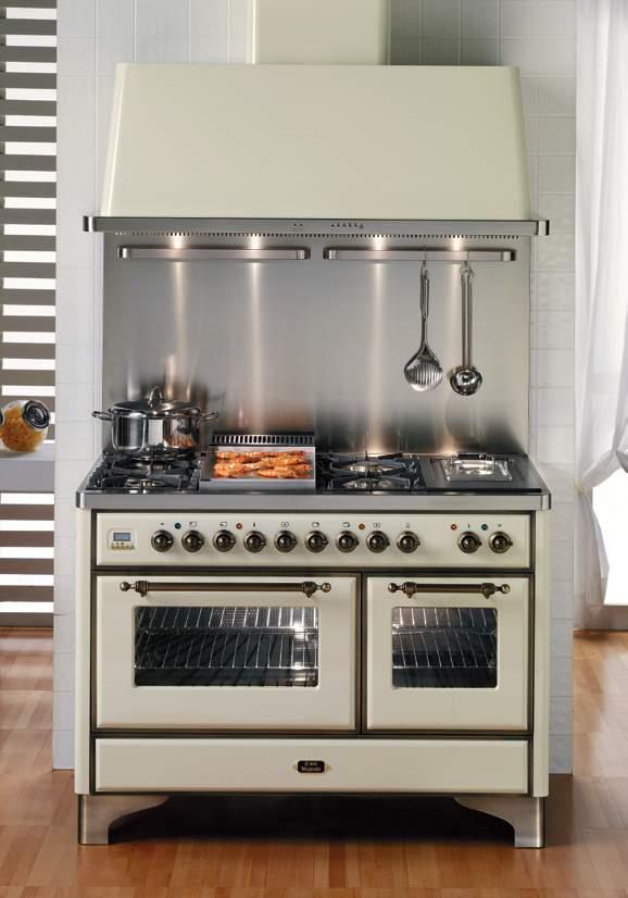 roof Sealed oven: lower temperatures, less food spatter, moister fresher tasting roasts Precision thermostatic control Slideout drawer Electronic roast probe / digital food monitor (main oven only)