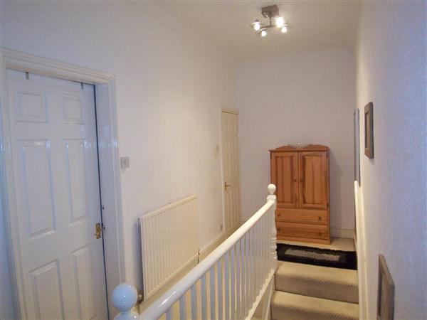 Ref: H000919 - Page 4 of 7 FIRST FLOOR LANDING A spacious landing having access to loft