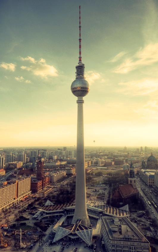 Berlin TV Tower If you want to enjoy a spectacular 360 view of Berlin s skyline then take a trip up the 1,207 ft. (368 m) tall Berlin TV Tower (Fernsehturm Berlin).