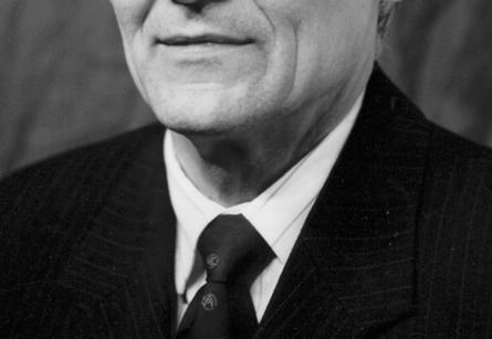 aastal omandas Jüri Engelbrecht Ukraina TA Mehaanika Instituudi juures füüsika-matemaatikadoktori kraadi pideva keskkonna mehaanika alal ning 1984. aastal omistati talle professori kutse. Ta on 1999.