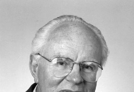 JUUBELID 85 Akadeemia välisliige Johannes Piiper Johannes Piiper on sündinud 11. novembril 1924 Tartu Ülikooli professori pojana. 1942. aastal lõpetas ta H. Treffneri Gümnaasiumi ja 1952.