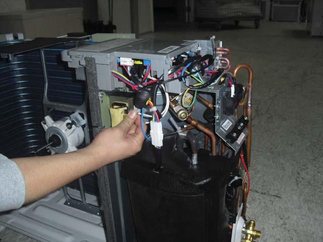 4 Heat exchanger 1) Release the refrigerant at