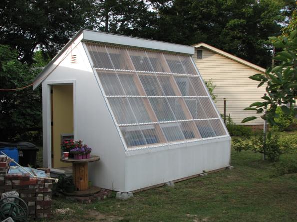 Storing excess daytime solar energy to heat greenhouse at night Russell Benoy March 21, 2014 Having built a well insulated greenhouse, I was amazed at how often the exhaust fan ran to maintain a