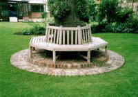 or more than 25 years, Anthony de Grey has been designing, building and restoring gardens, patios, terraces and roof gardens throughout London and within the M25 radius, as well as designing and
