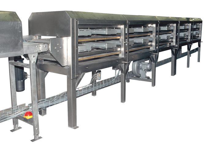FLAT BREAD M: STACKING UNIT FLAT BREAD Consisting of 3 continuously adjustable flat stacking belts.