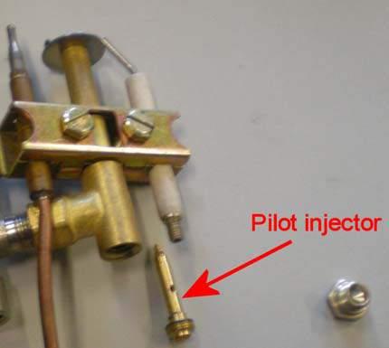 injector by turning it anticlockwise.