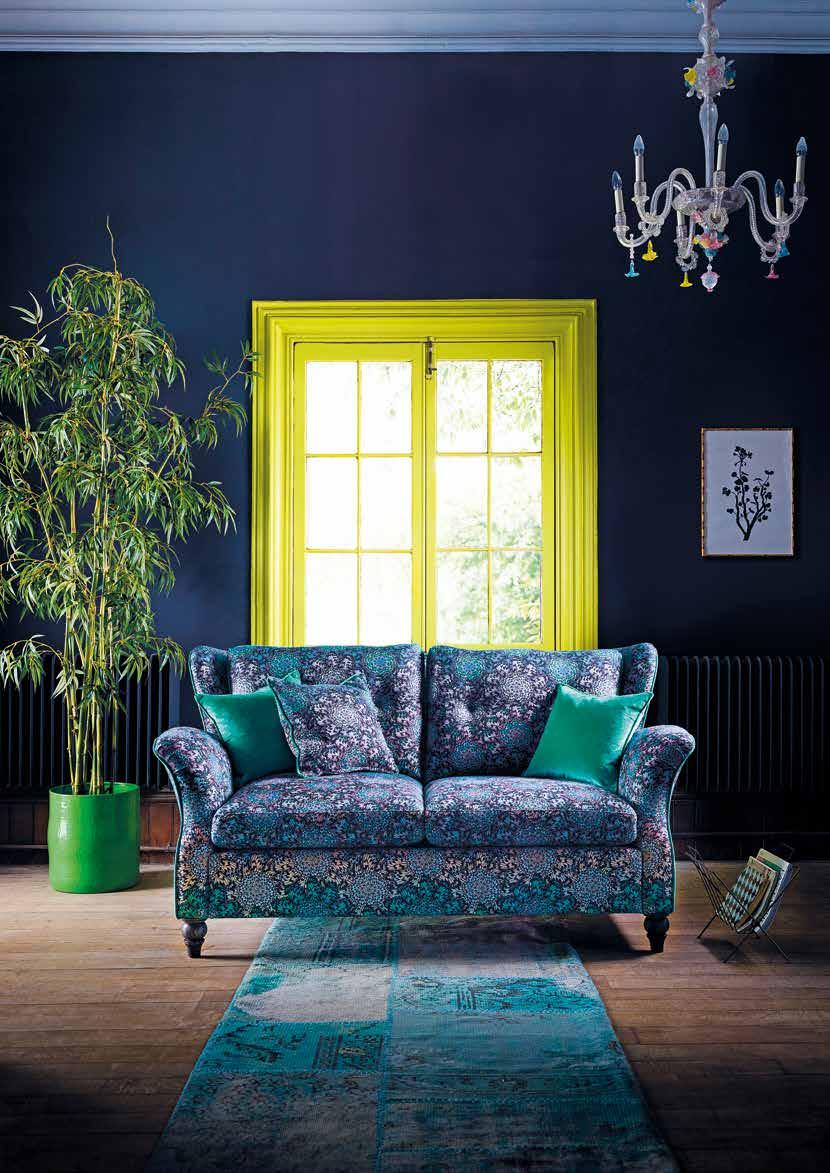 DECORATIVE DETAILS Sitting Comfortably COMPACT CLASSIC Kemp, a new modern