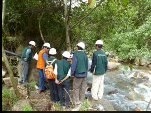 Progress small steps, building trust Community environmental monitoring committees Comite Vigilancia Ambiental Groups created voluntarily by residents of communities in the area directly affected by