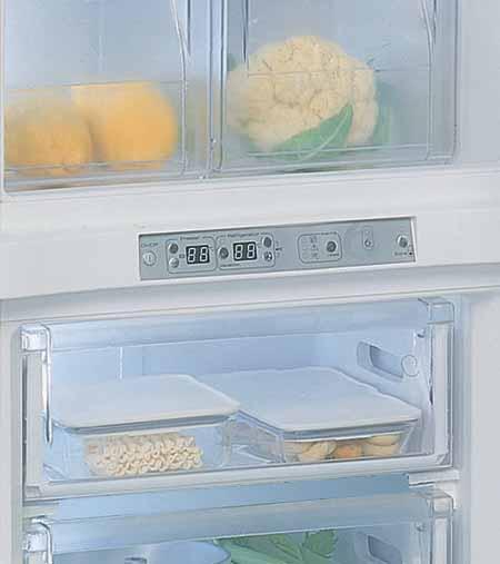 RANGE Built-in Combi 6 th Sense No Frost Functions The elegant BI Combi 6th Sense No Frost offers better food conservation, faster chilling of drinks and desserts and faster freezing of frozen food,