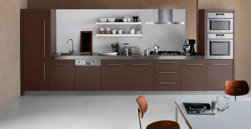 DESIGN WITH A SENSE OF DIFFERENCE Essence Range The elements of the new Essence built-in line are designed to combine style and performance into the limited space of a modern kitchen.