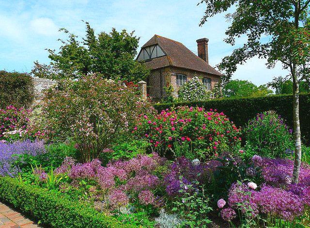 Gardens The charming English countryside A wonderful group of fellow NHS garden lovers IT S INCLUDED With NHS host Gillian Mathews and Plantsman, Dan Hinkley Nine nights four star hotel accommodation
